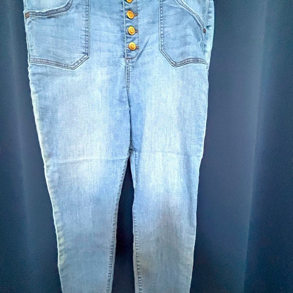 NWOT Fashion Nova Button fly Jeans - Picture 3 of 4